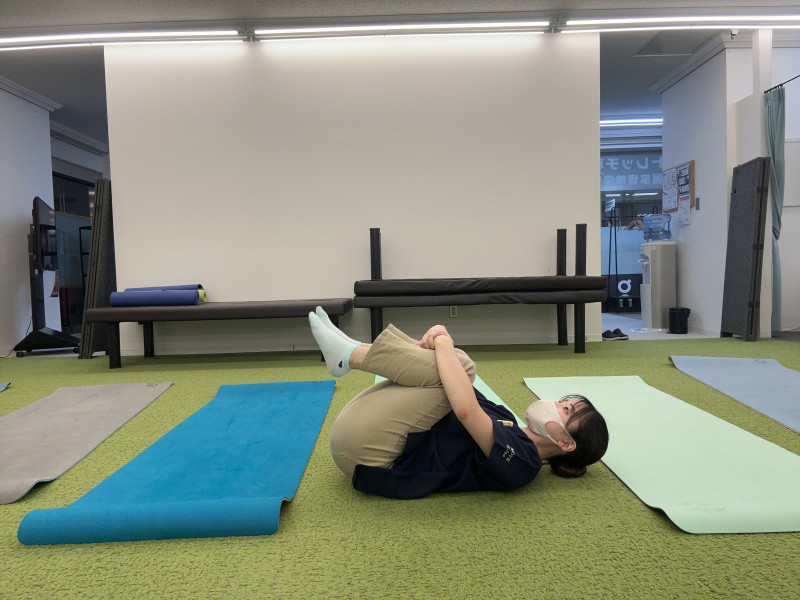 背中ストレッチ
